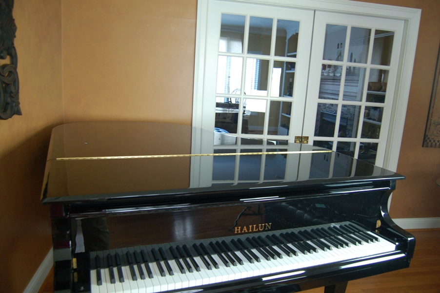 Hailun Ebony Grand Piano (HG178) and Tufted Bench