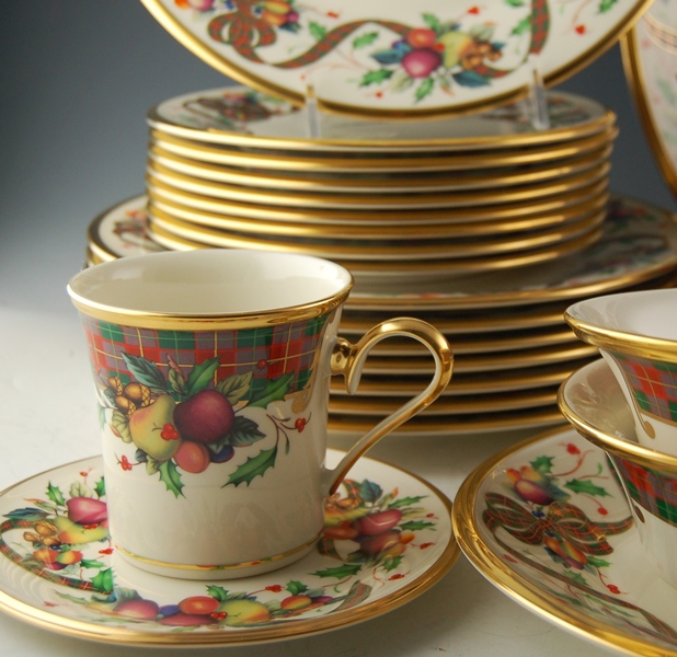 Lenox "Holiday Tartan" Fine China Set of Eight