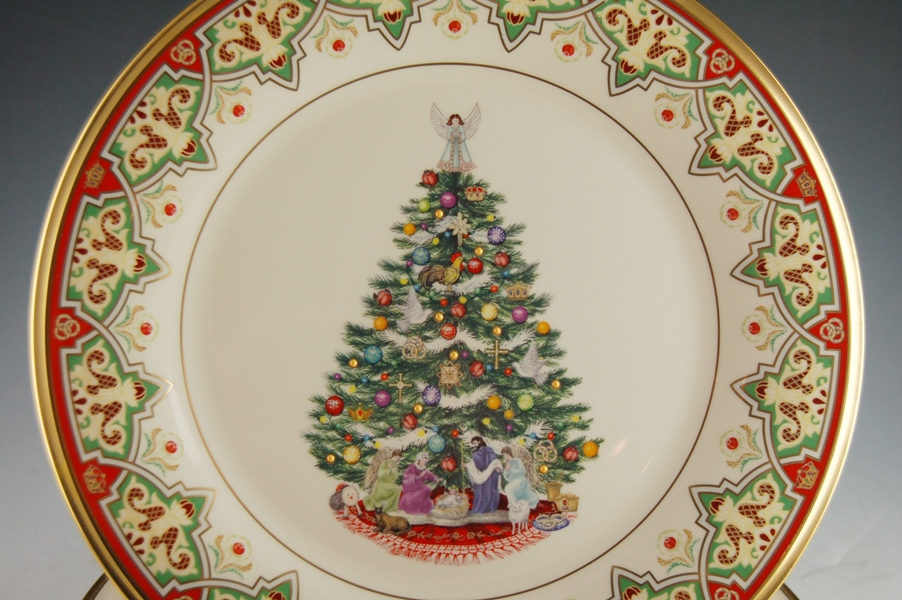 Nine Lenox L/E "Christmas Trees Around the World" Plates