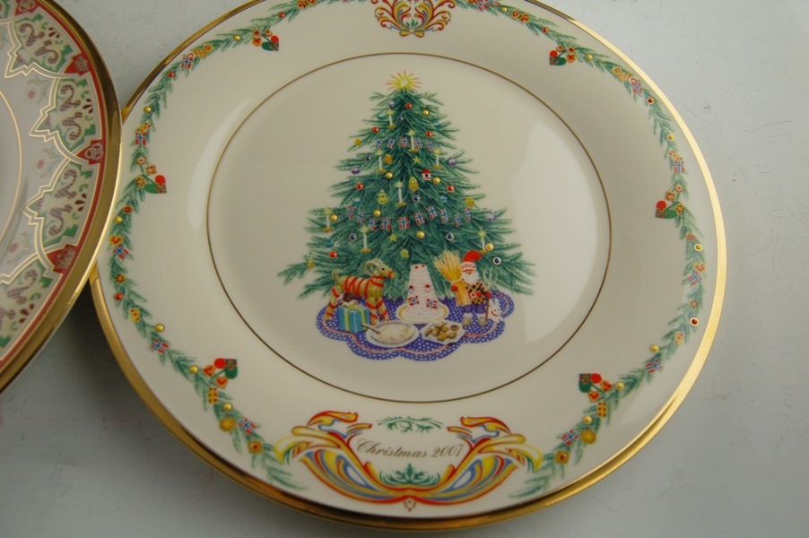 Nine Lenox L/E "Christmas Trees Around the World" Plates