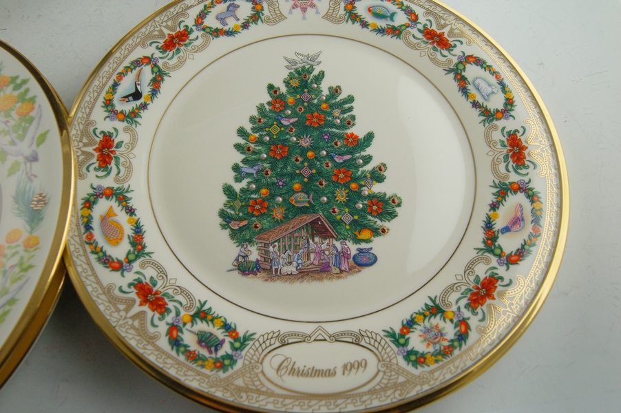Nine Lenox L/E "Christmas Trees Around the World" Plates
