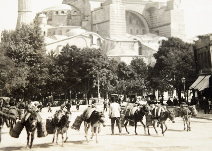 "Keystone View Company Stereoscope and Cards, Circa 1930