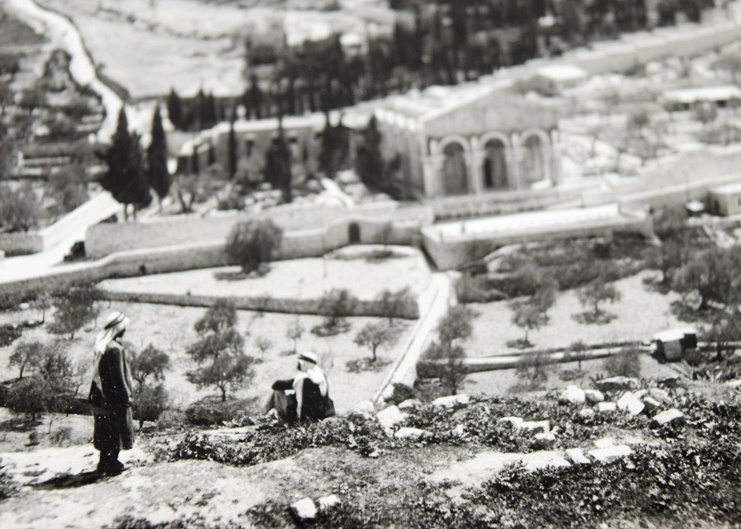 "Keystone View Company Stereoscope and Cards, Circa 1930