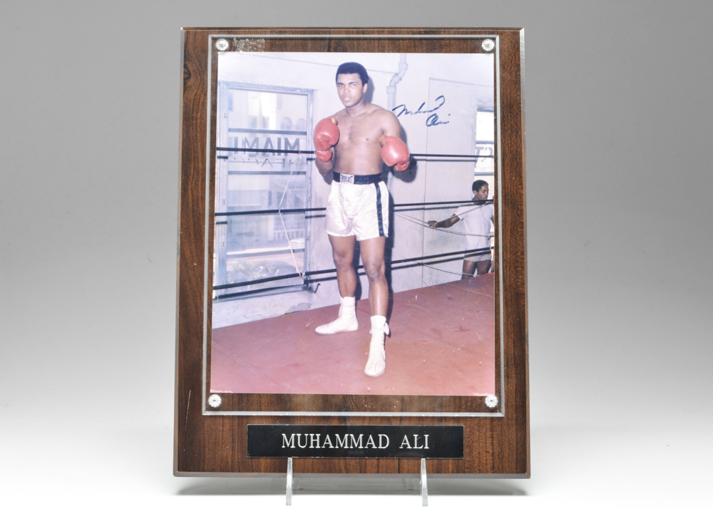 Boxing Legend Muhammad Ali Signed Photo