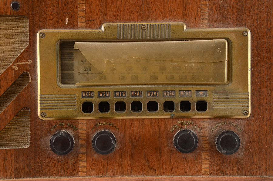 Philco 39-25 Tabletop Radio