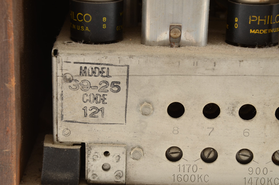 Philco 39-25 Tabletop Radio