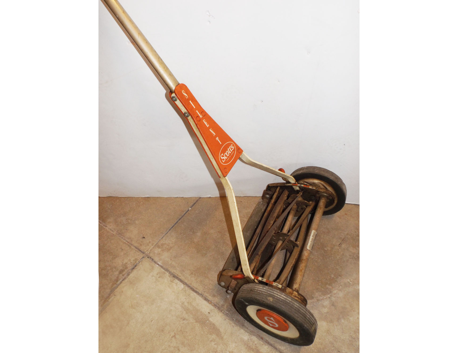 Scott's 'Silent' Push Mower