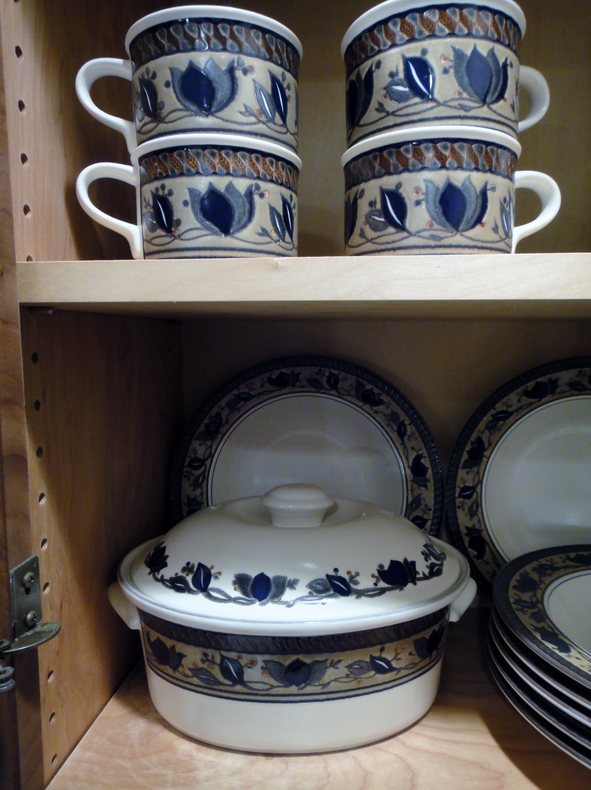 Set of Mikasa Intaglio Arabella CAC01 Everyday China