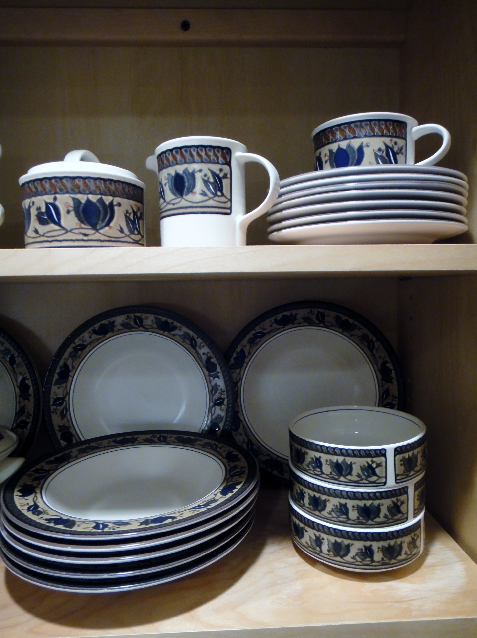 Set of Mikasa Intaglio Arabella CAC01 Everyday China