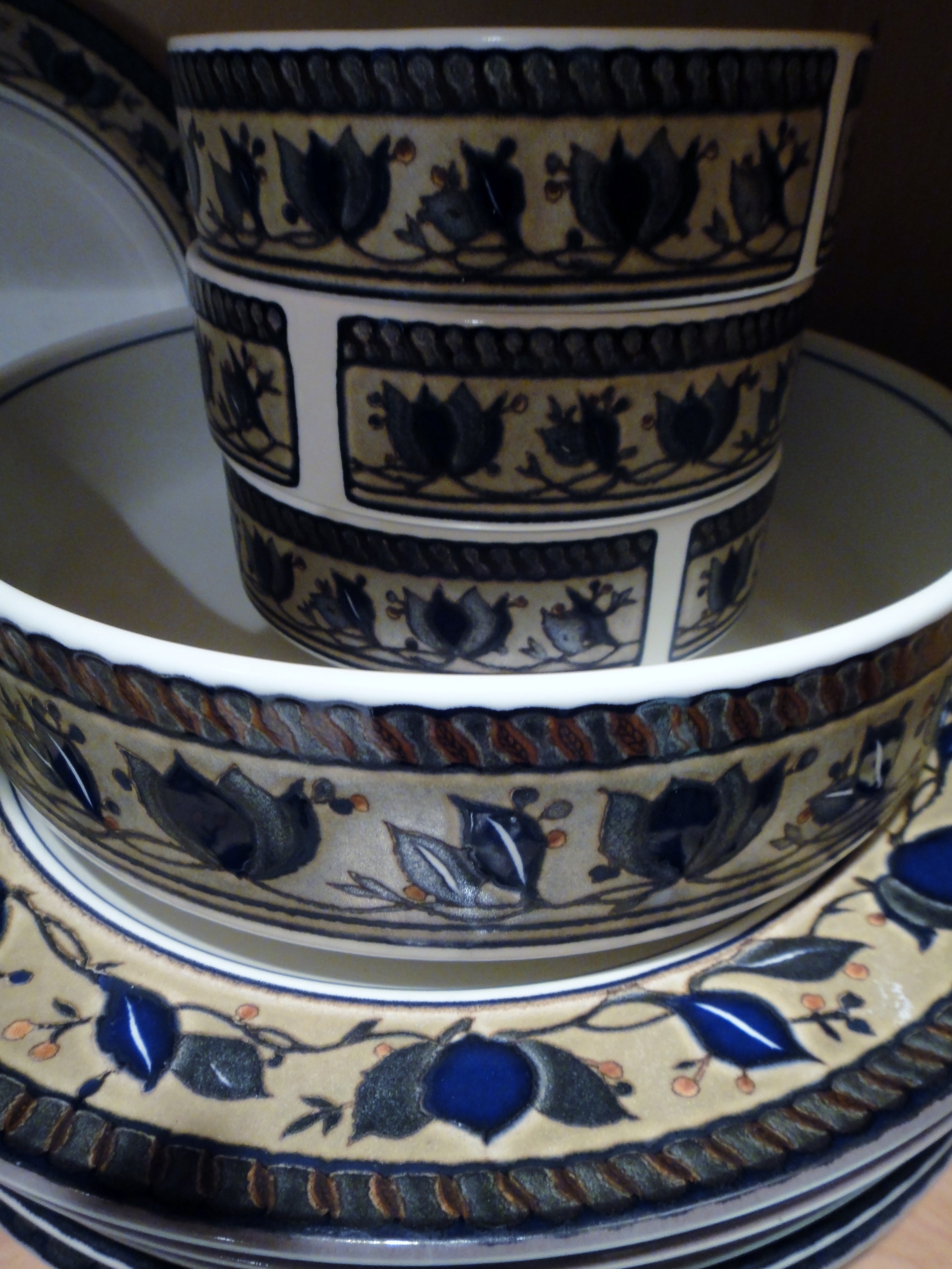 Set of Mikasa Intaglio Arabella CAC01 Everyday China