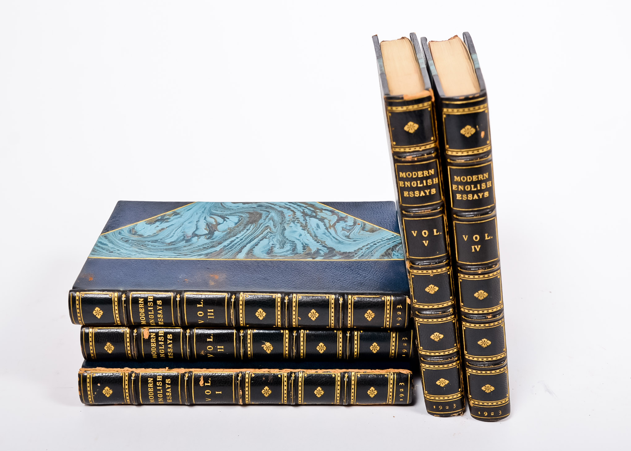 Modern English Essays Five Volume Set