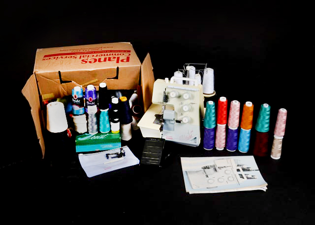 Bernette Bernina Funlock 004 Serger Machine and Accessories