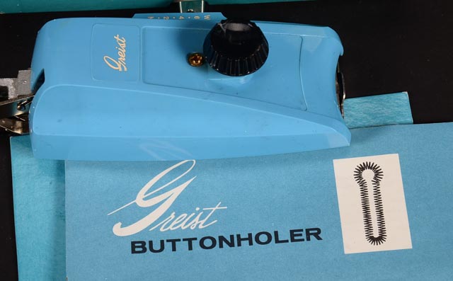 Bernette Bernina Funlock 004 Serger Machine and Accessories