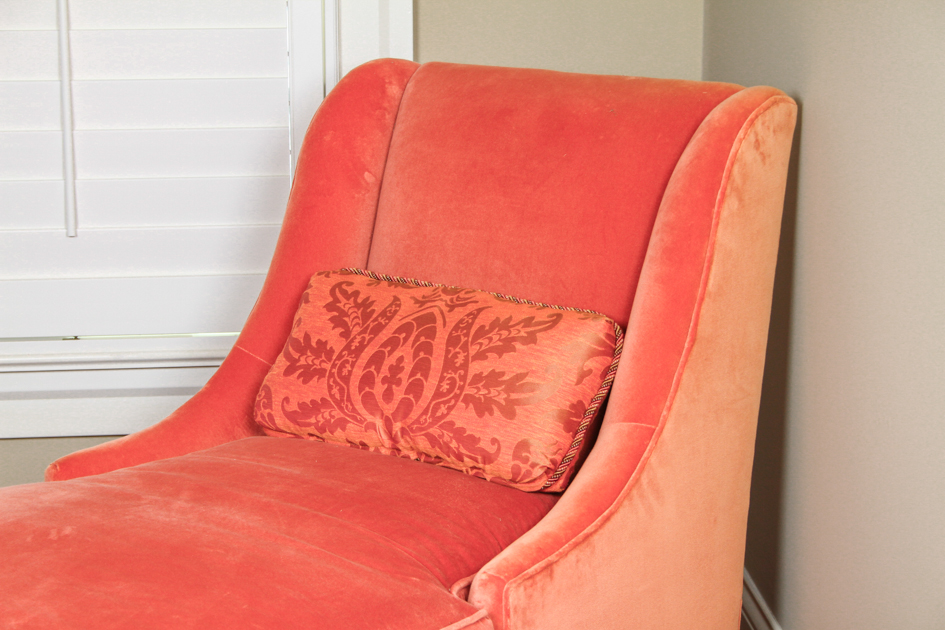 Hickory White Chaise Lounge