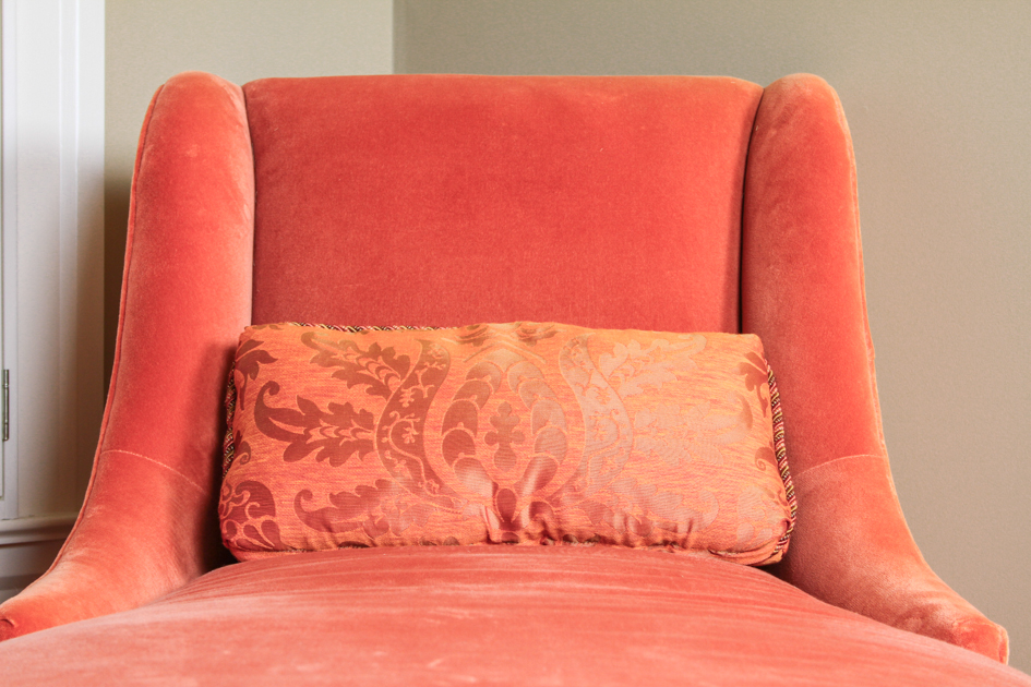 Hickory White Chaise Lounge