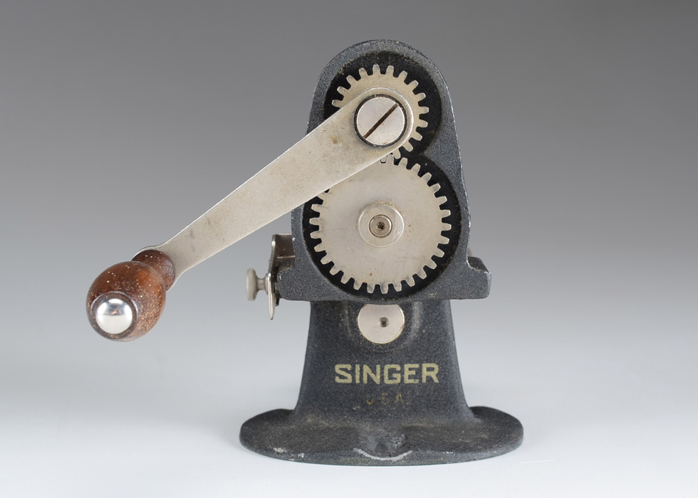 Singer Ball Bearing Hand Operated Pinker EBTH