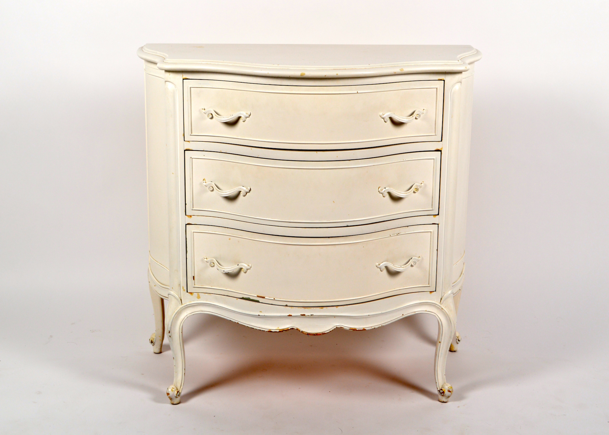 Vintage Drexel French Provincial Dresser