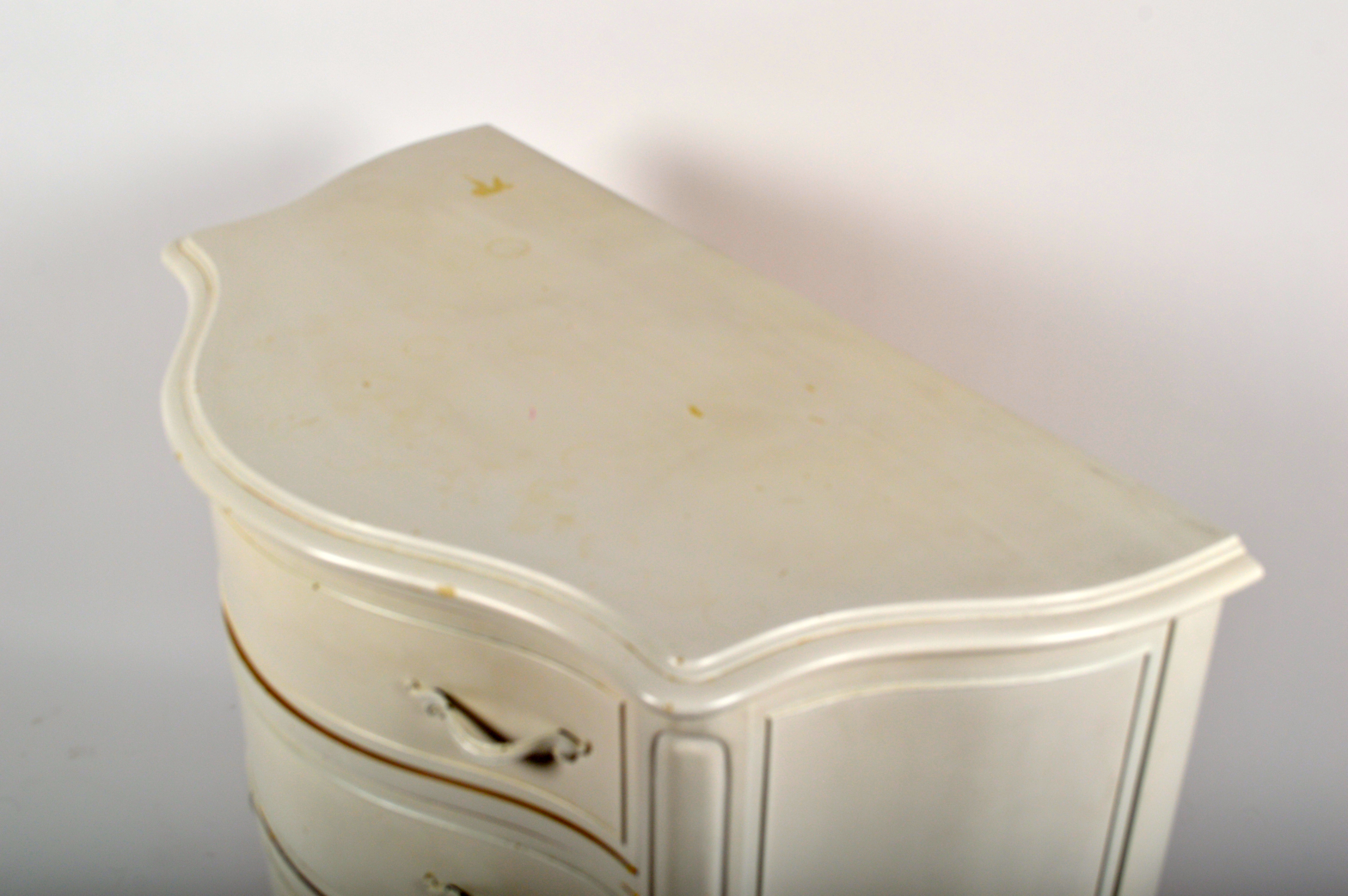 Vintage Drexel French Provincial Dresser