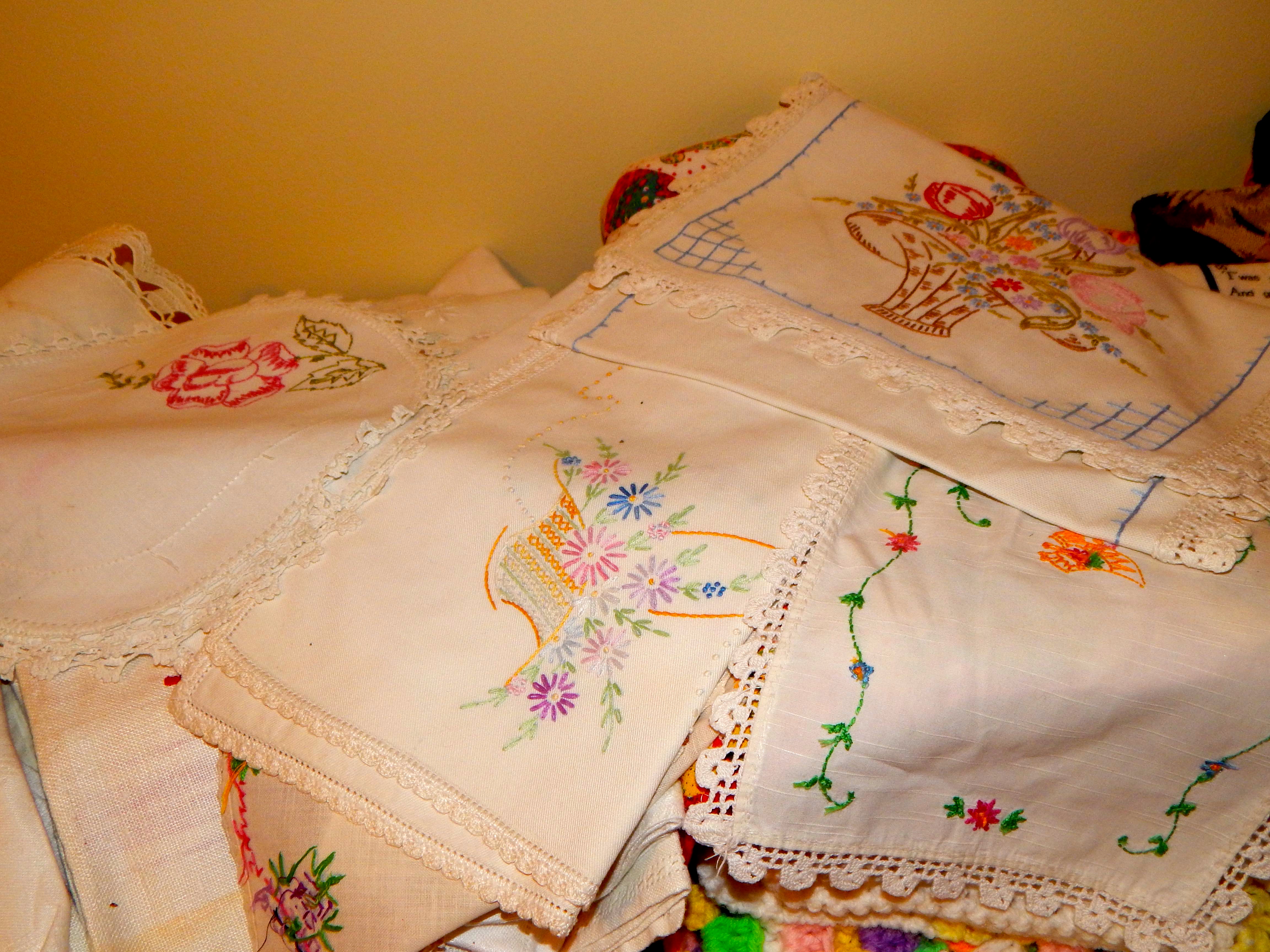 Linens, Quilts, & Afghans