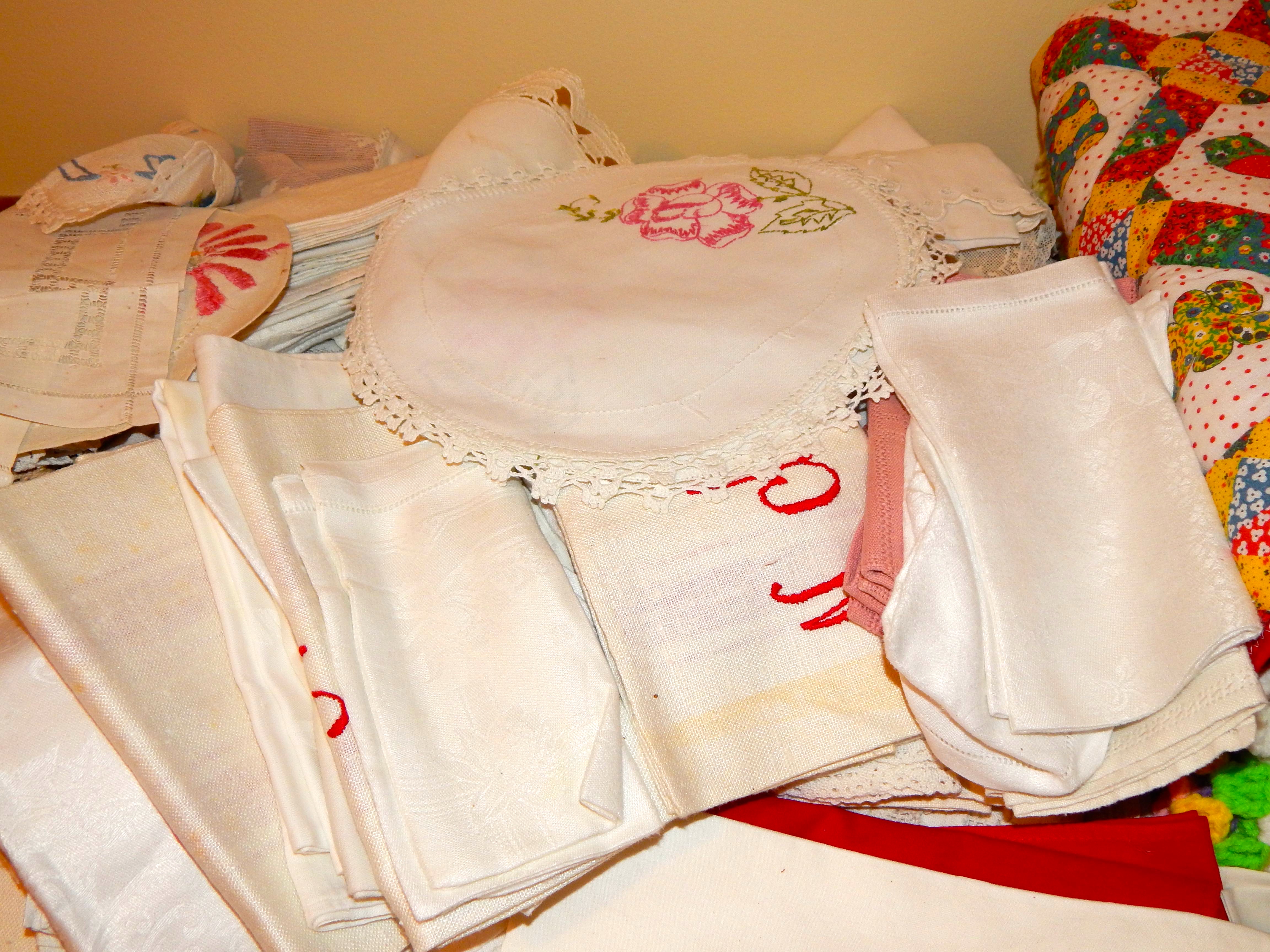 Linens, Quilts, & Afghans