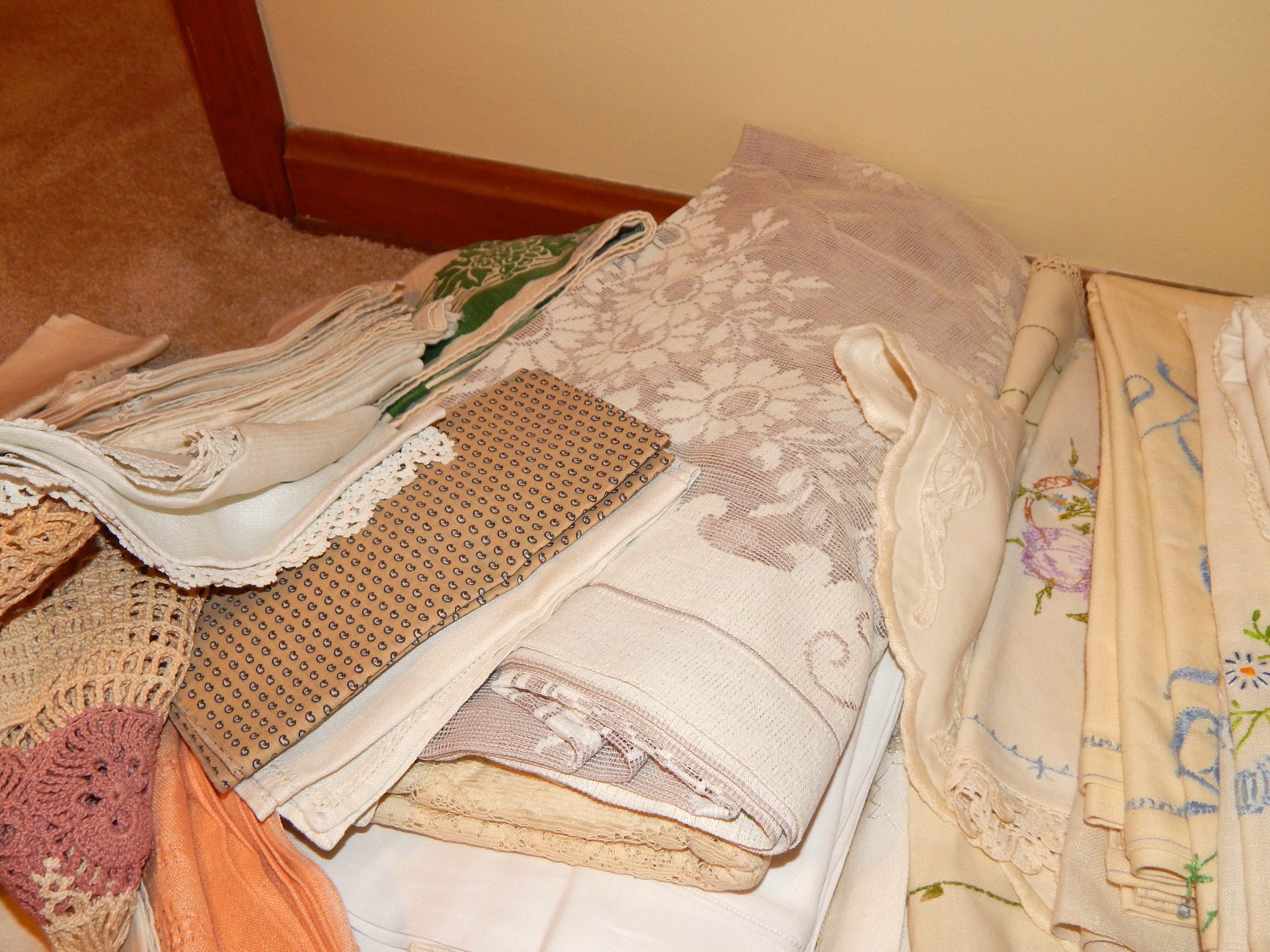 Linens, Quilts, & Afghans