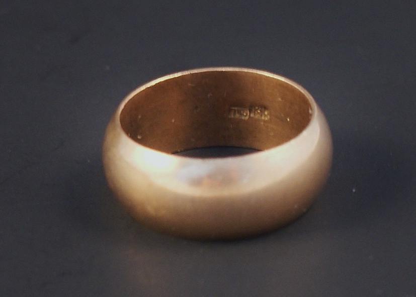 Vintage 8mm Wide 18K Yellow Gold Band Size 10