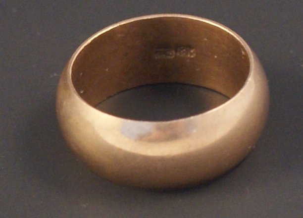 Vintage 8mm Wide 18K Yellow Gold Band Size 10