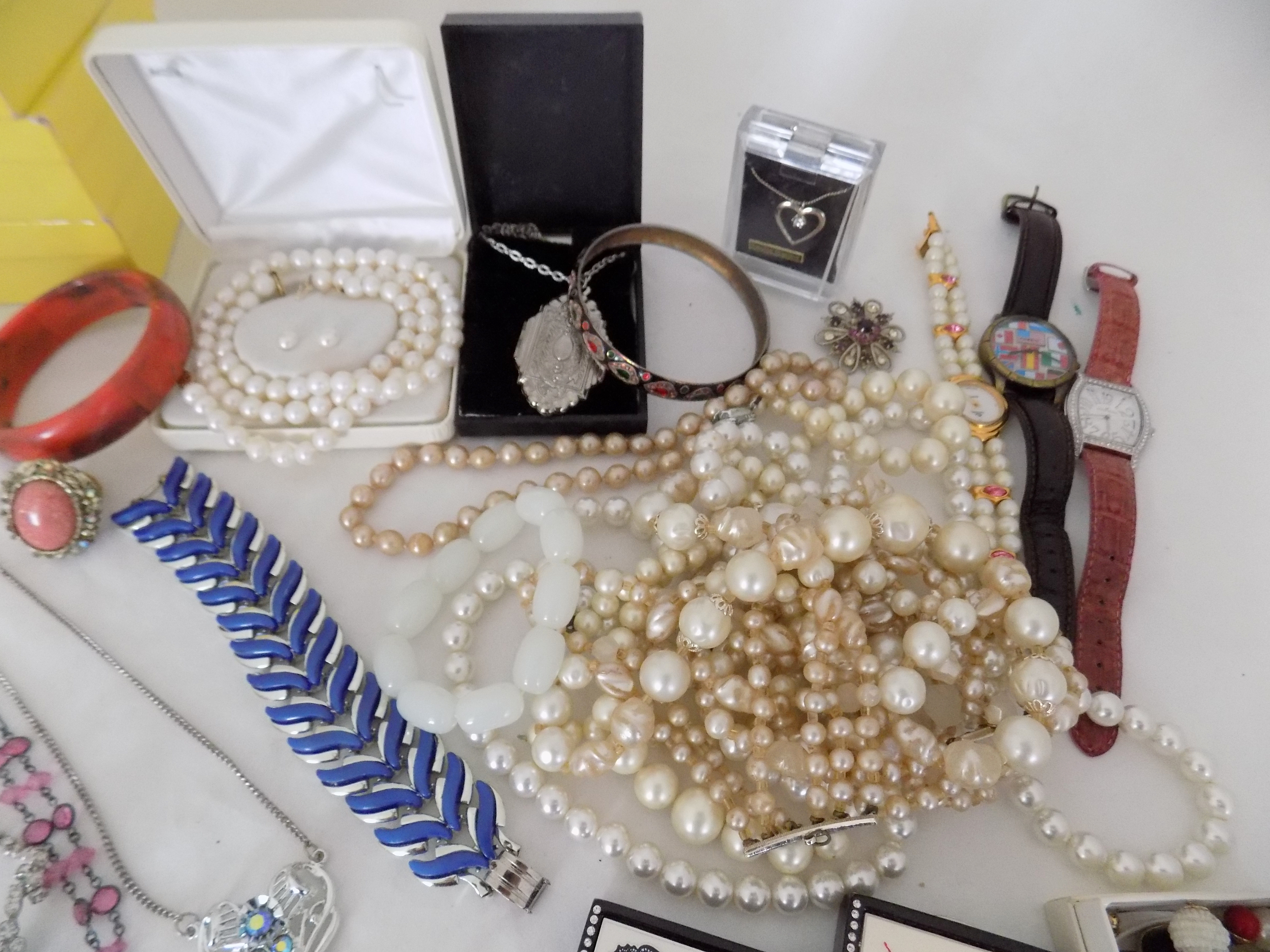 Women's Costume Jewelry Lot