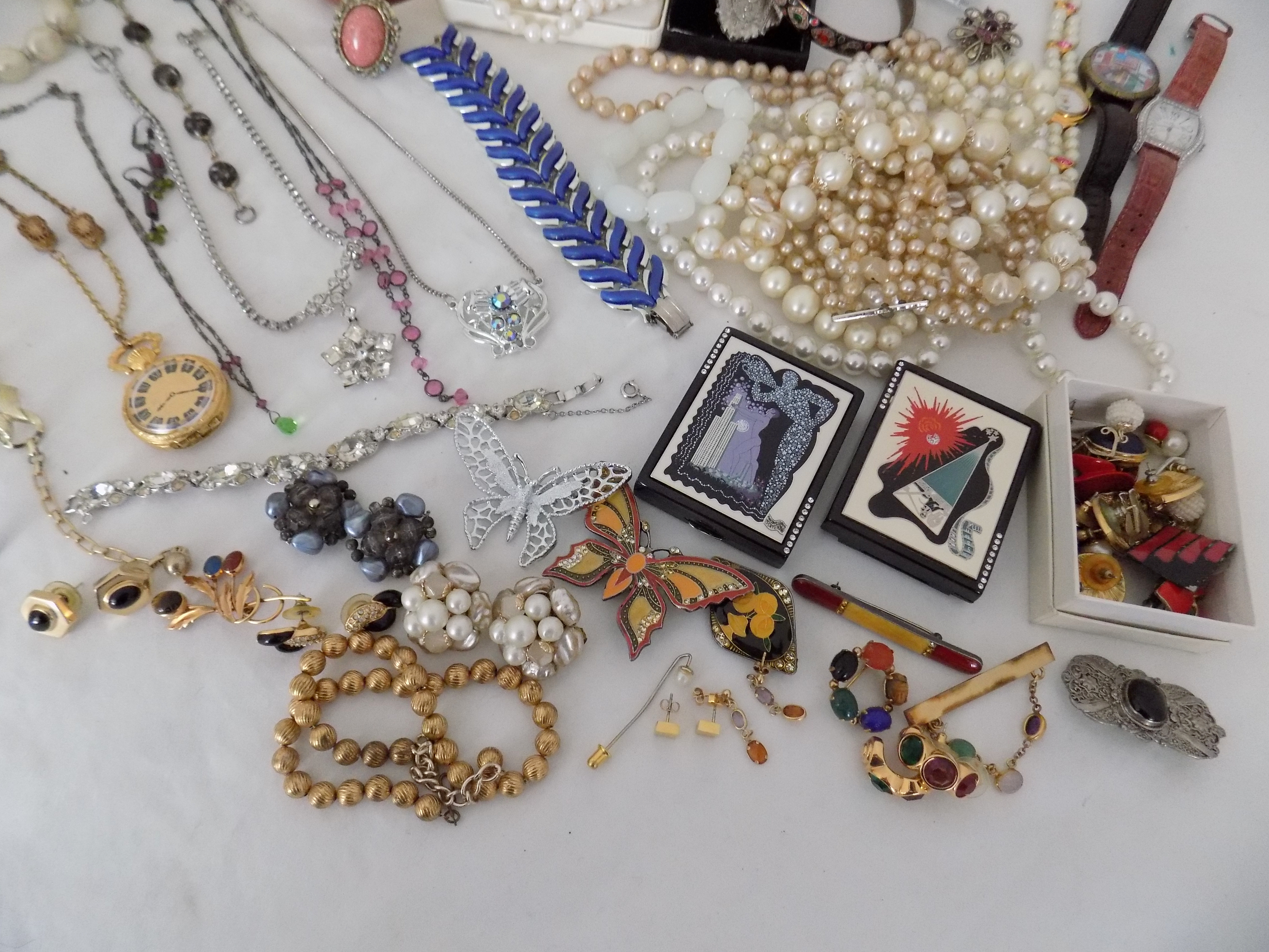 Women's Costume Jewelry Lot