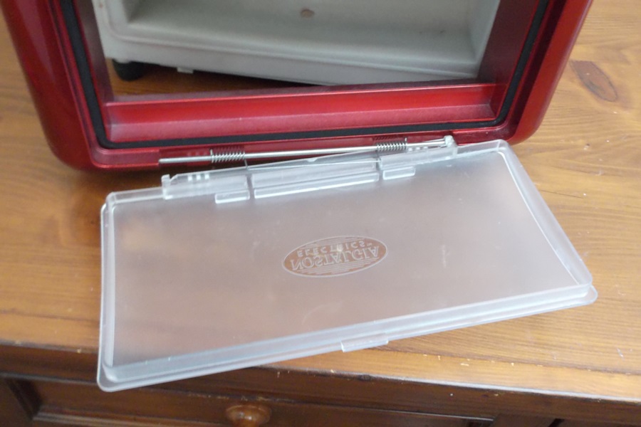 Nostalgia Electronics Retro Vending Machine