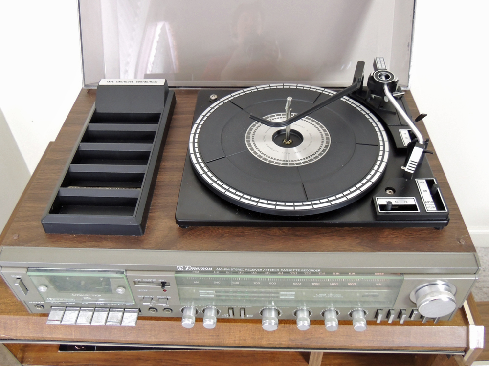 Emerson Turntable Stereo and Vinyl Record Albums