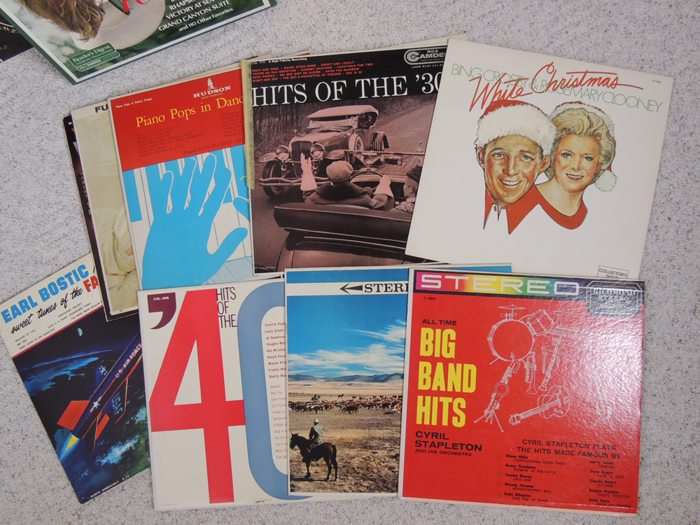 Emerson Turntable Stereo and Vinyl Record Albums