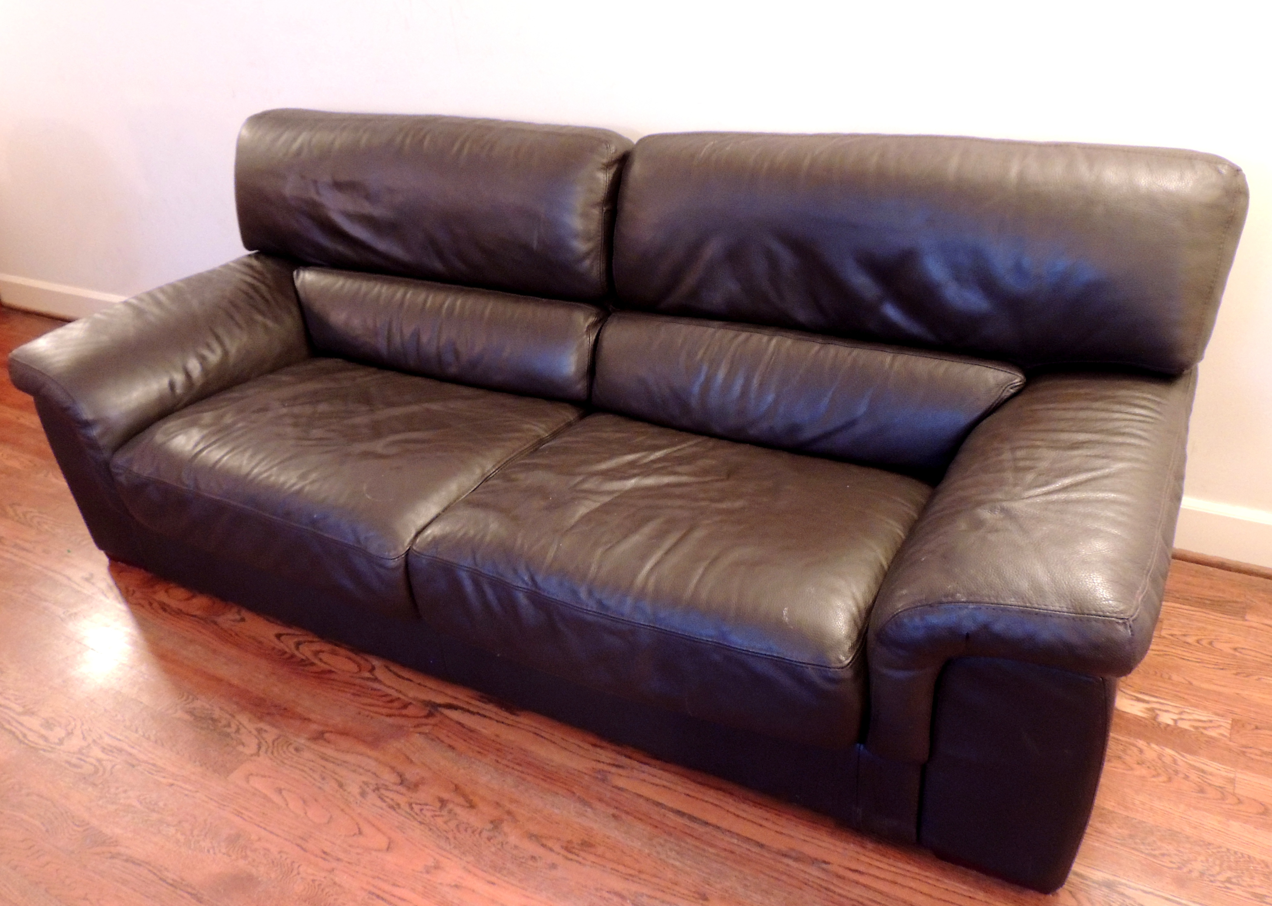 Decoro Ebony Leather Sofa