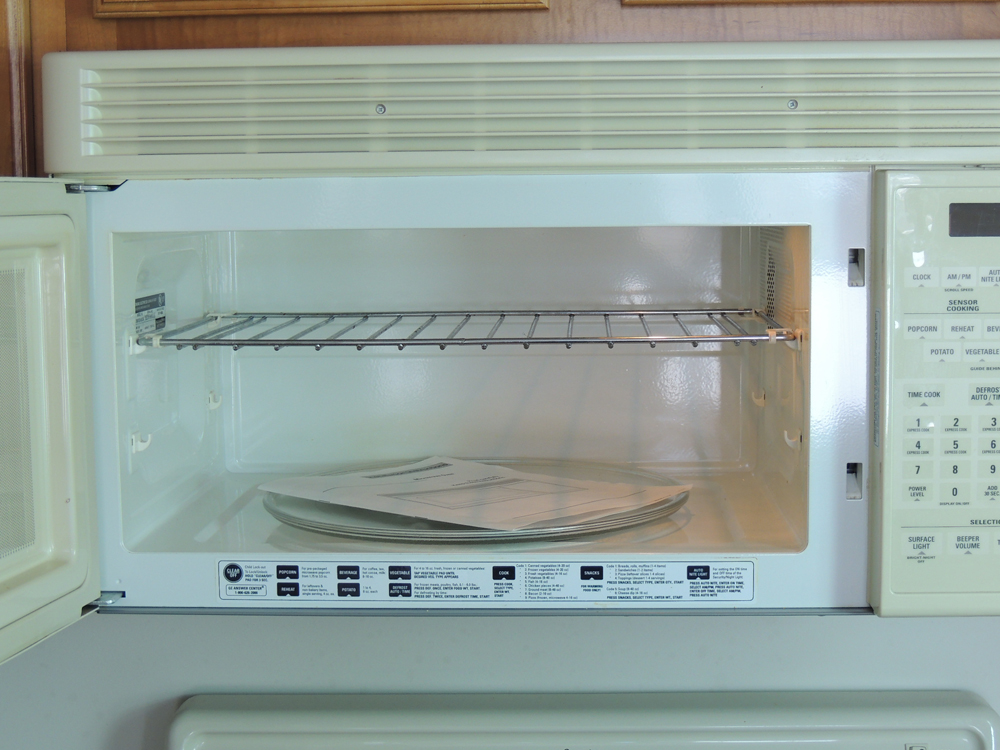 GE Spacemaker Microwave