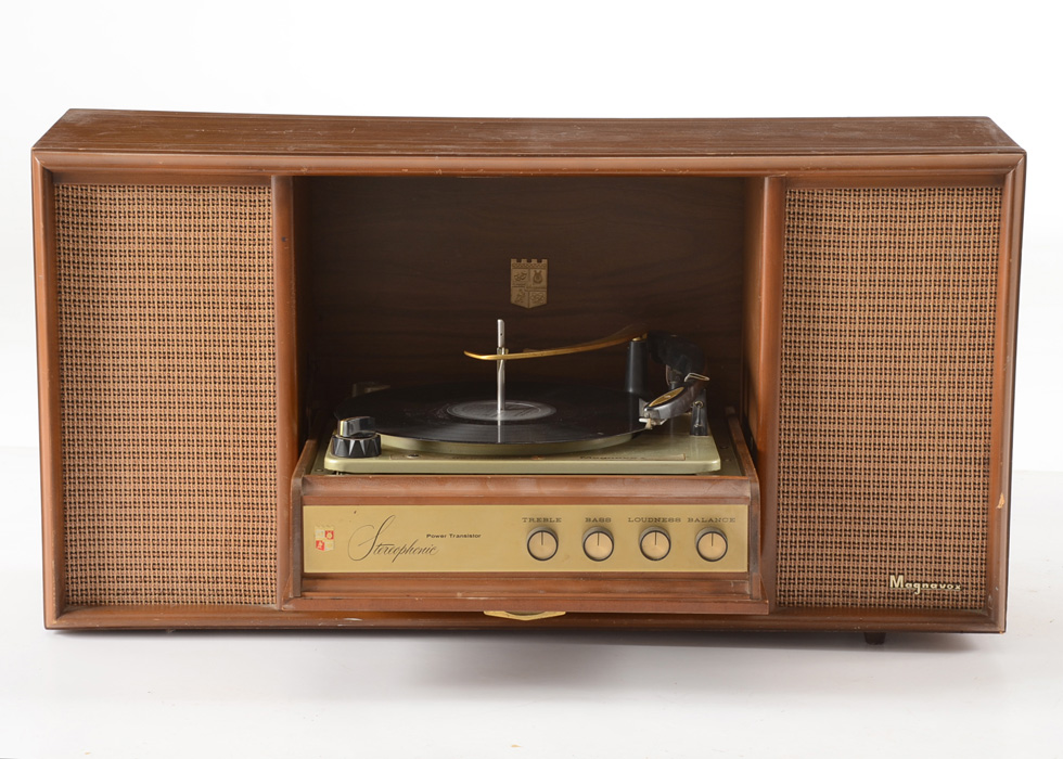 Vintage Magnavox Micromatic Record Player
