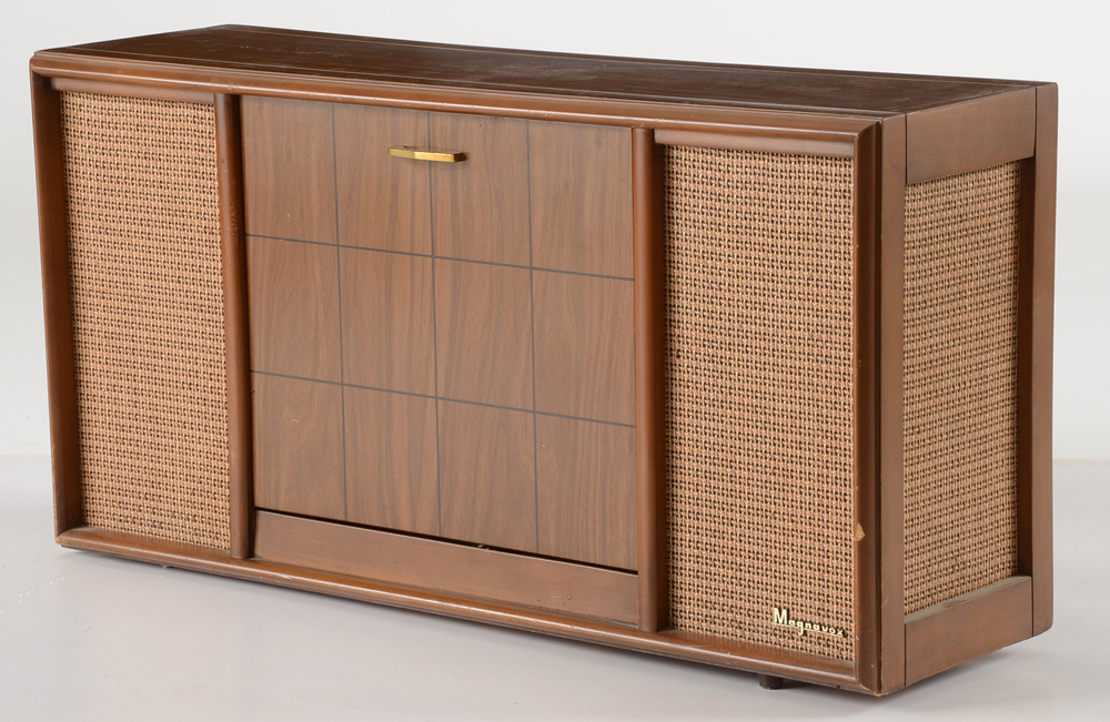 Vintage Magnavox Micromatic Record Player