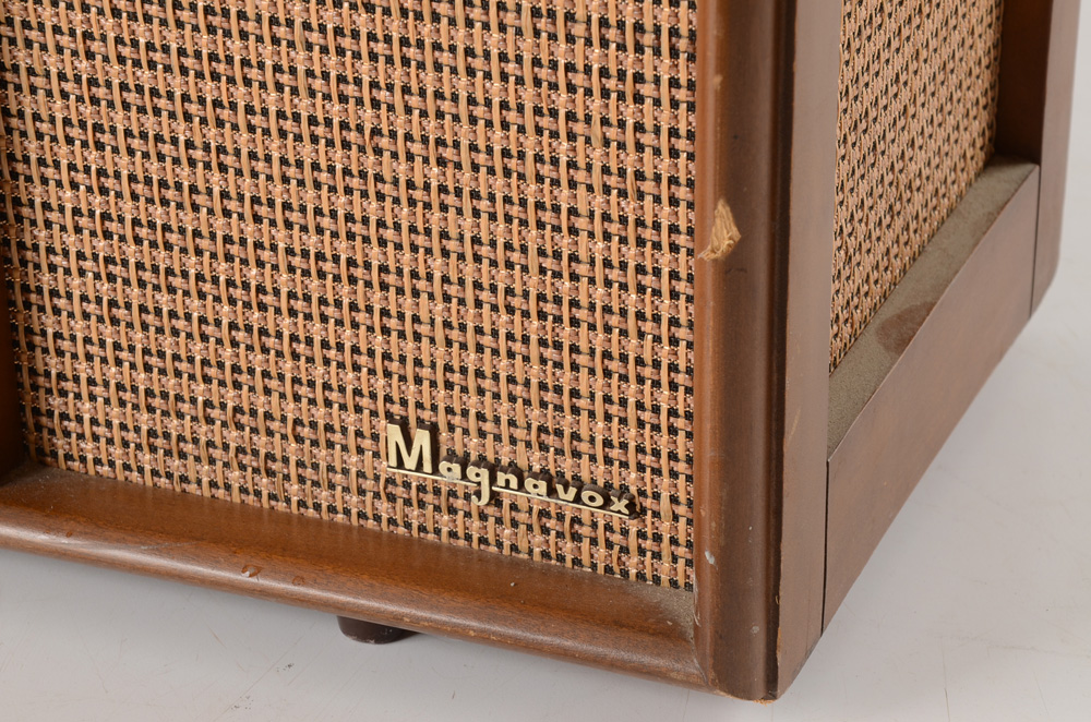 Vintage Magnavox Micromatic Record Player