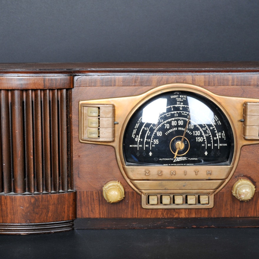 Circa 1940s Zenith Console Radio
