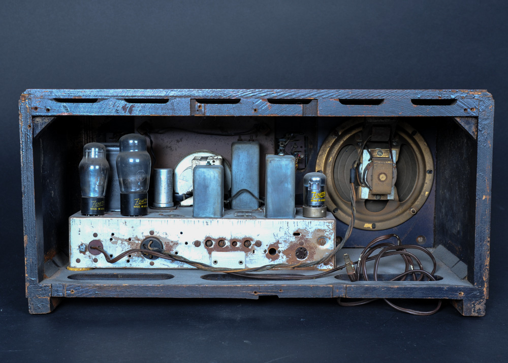 Circa 1940s Zenith Console Radio