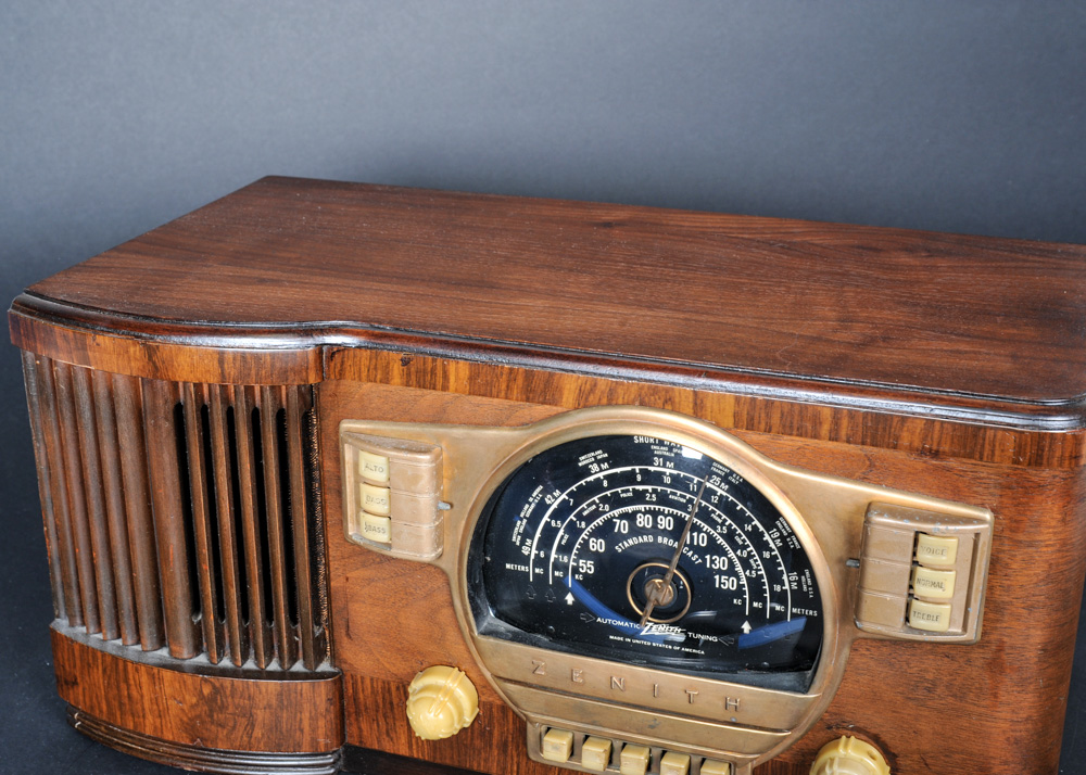 Circa 1940s Zenith Console Radio