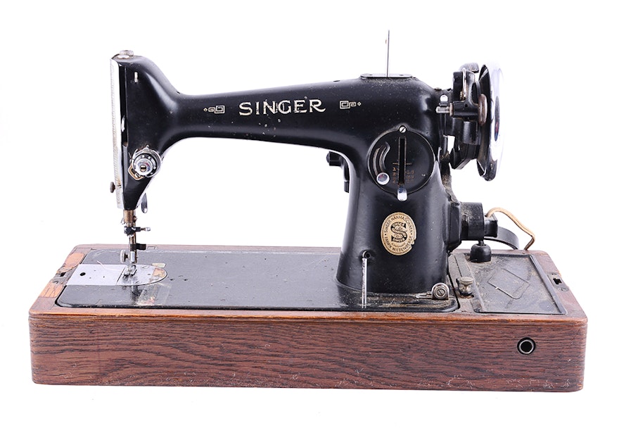 Vintage Singer Model 201-2 Sewing Machine