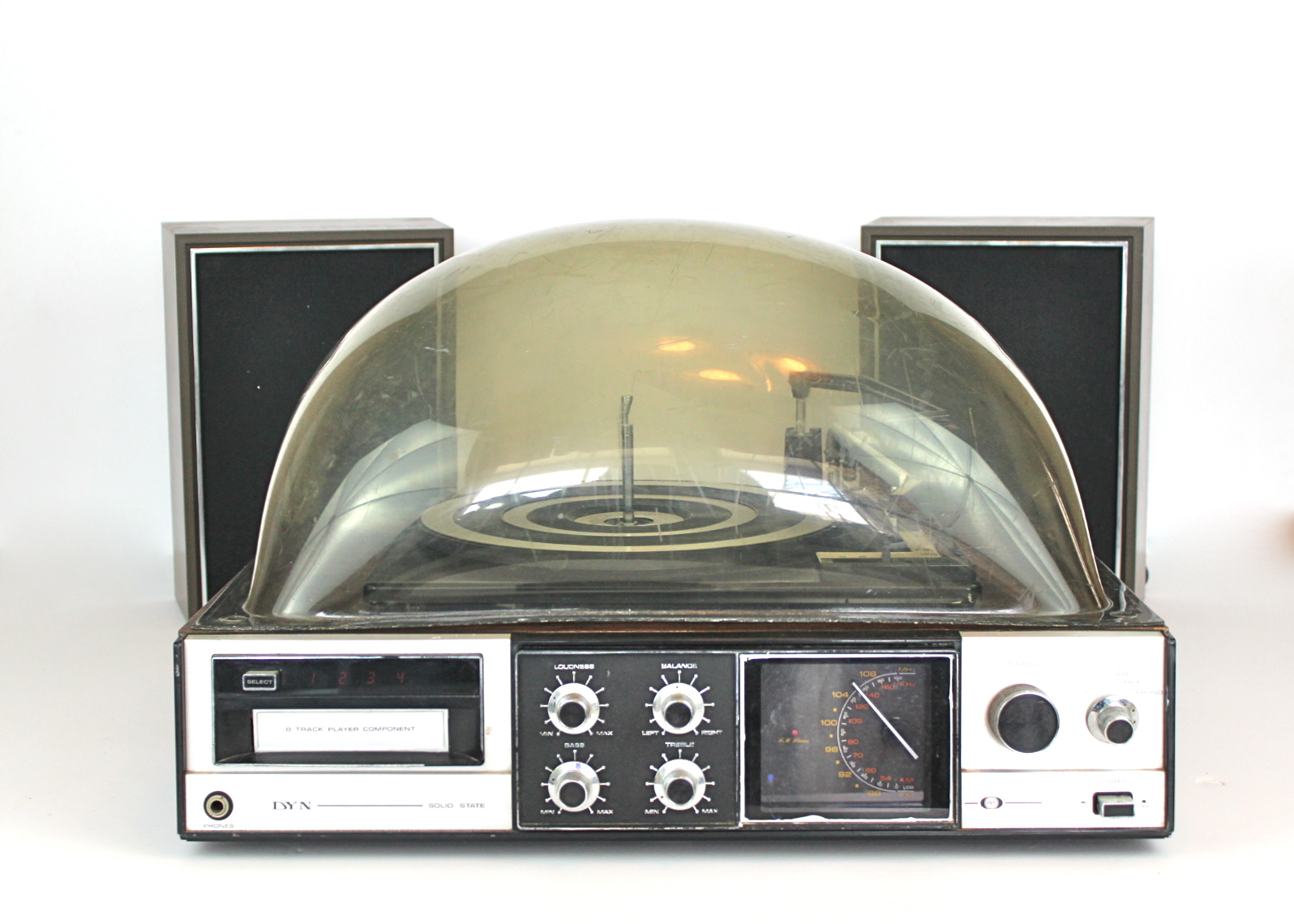 DYN Solid State Receiver Turntable & Speakers