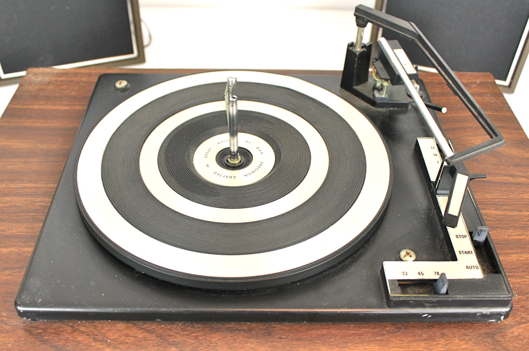 DYN Solid State Receiver Turntable & Speakers