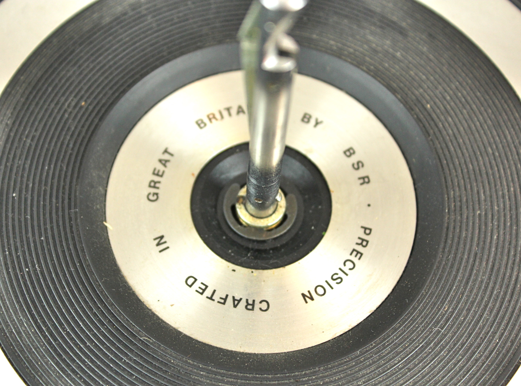 DYN Solid State Receiver Turntable & Speakers