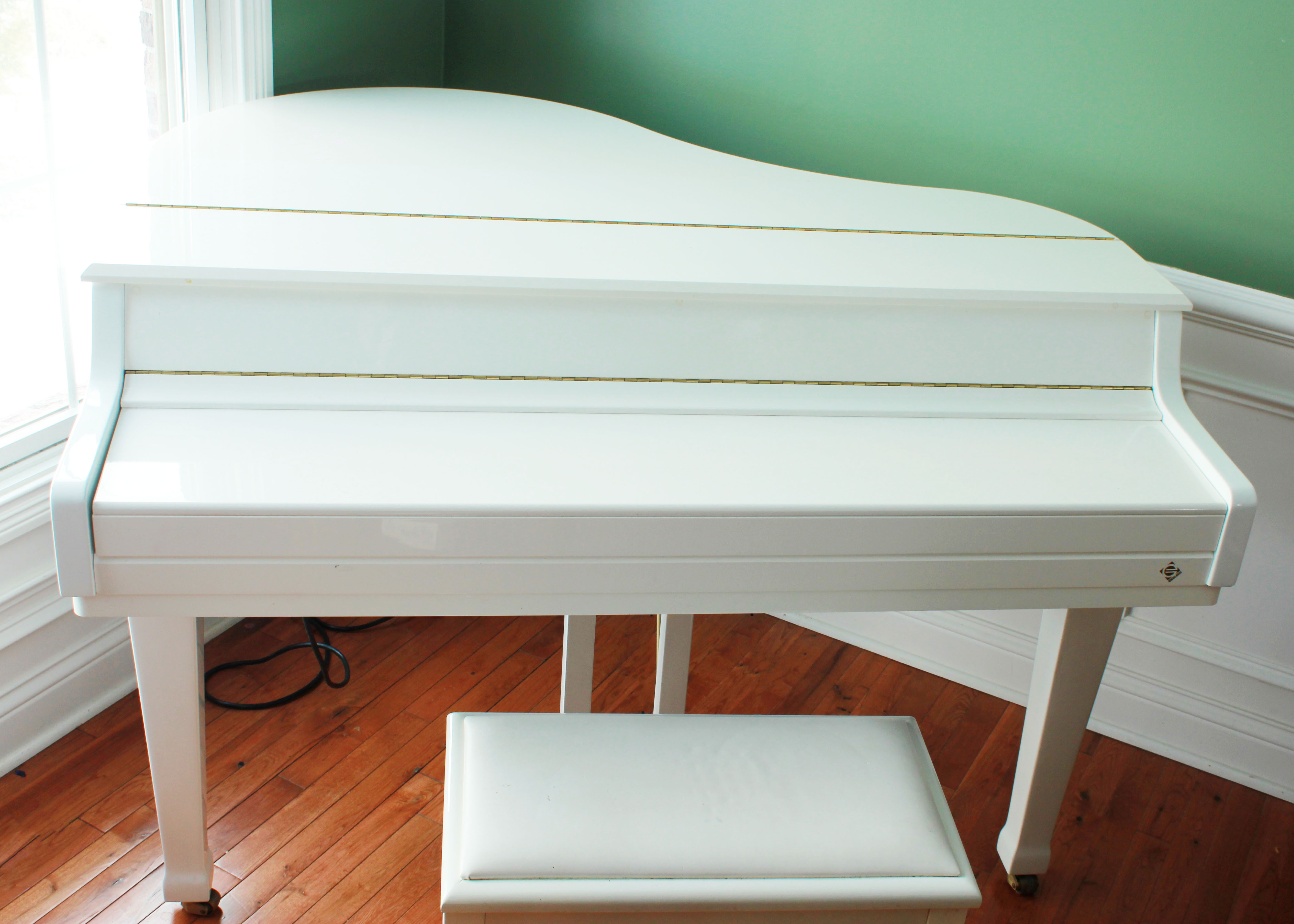 White Baldwin Electric Piano