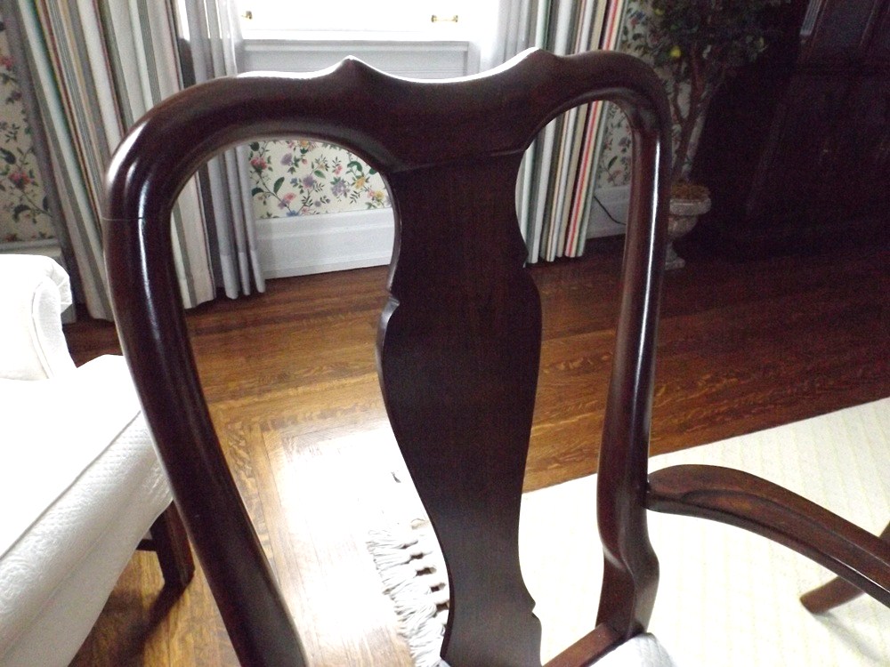 Gorgeous Ethan Allen Mahogany Dining Table and Eight Chairs