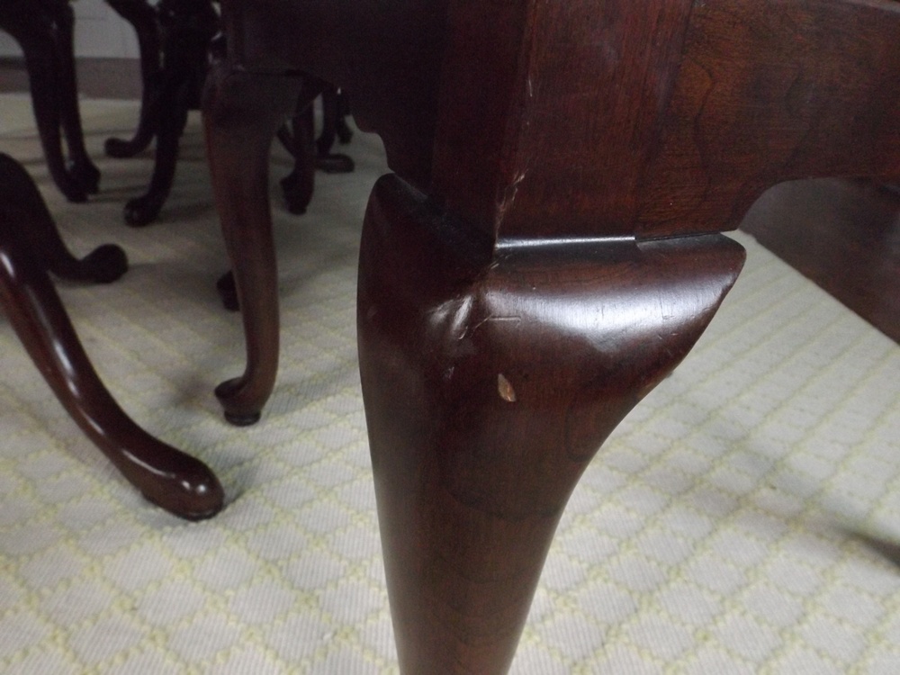 Gorgeous Ethan Allen Mahogany Dining Table and Eight Chairs