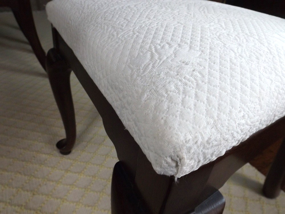 Gorgeous Ethan Allen Mahogany Dining Table and Eight Chairs