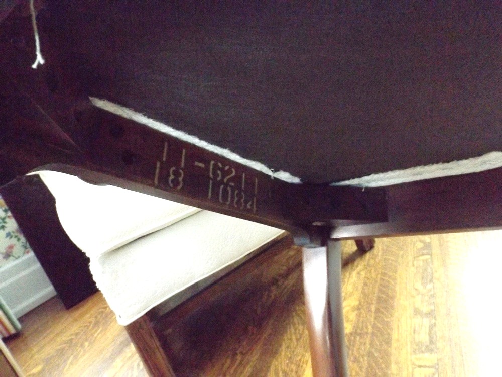 Gorgeous Ethan Allen Mahogany Dining Table and Eight Chairs