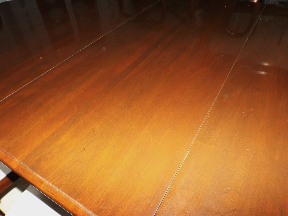 Gorgeous Ethan Allen Mahogany Dining Table and Eight Chairs